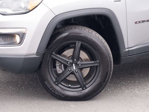 Used 2017 Jeep Compass Trailhawk w/ Leather Interior Group AWD/4WD image 23