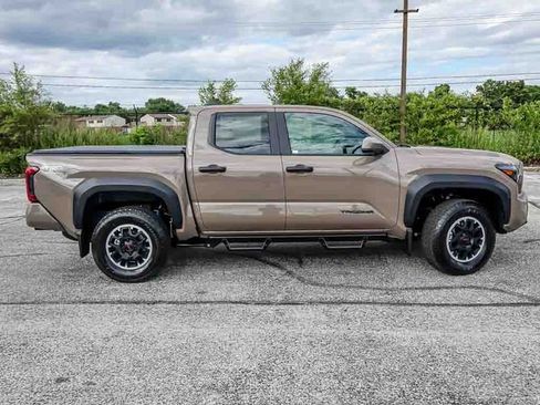 New 2026 Toyota Tacoma TRD Off-Road AWD/4WD image 9