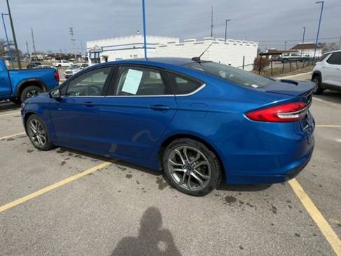 Used 2017 Ford Fusion SE w/ Equipment Group 201A image 6