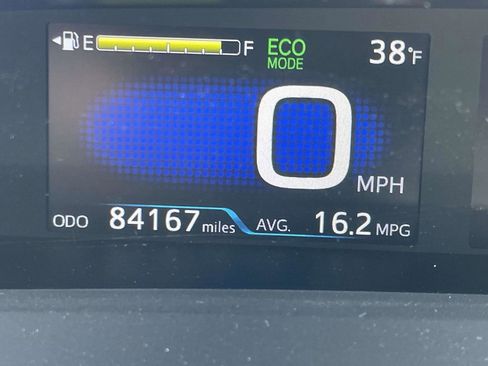 Used 2016 Toyota Prius Three image 25