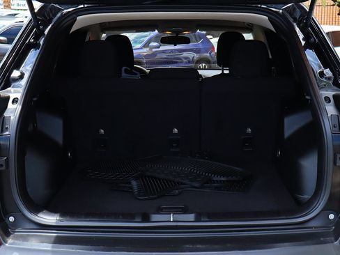 Used 2019 Jeep Cherokee Latitude w/ Popular Appearance Group FWD image 23