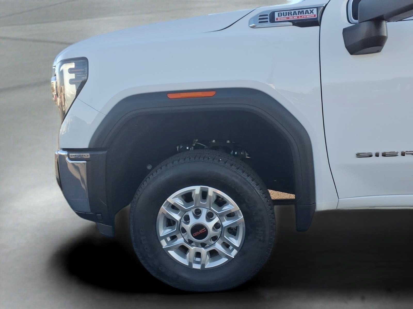 Used 2025 GMC Sierra 2500 SLE w/ SLE Value Package; AWD/4WD image 4