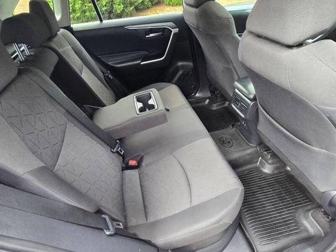 Used 2020 Toyota RAV4 XLE w/ Convenience Package image 15