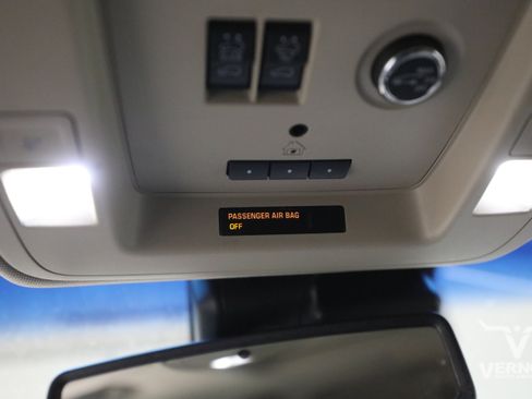 Used 2019 Chevrolet Suburban LT AWD/4WD image 27