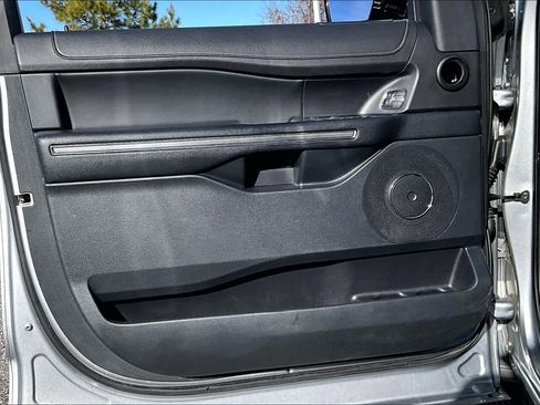 Used 2022 Ford Expedition Max XLT image 21