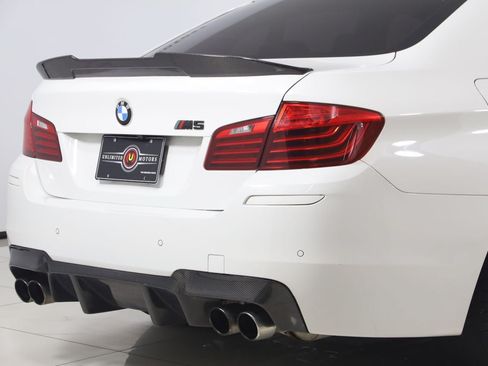 Used 2015 BMW M5 RWD image 46