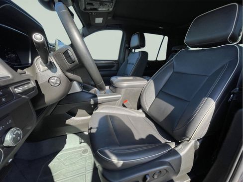 Used 2023 Chevrolet Tahoe Premier AWD/4WD image 14