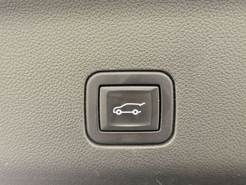 Used 2021 GMC Yukon XL Denali w/ Advanced Technology Package image 33