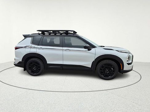 New 2026 Mitsubishi Outlander AWD image 8