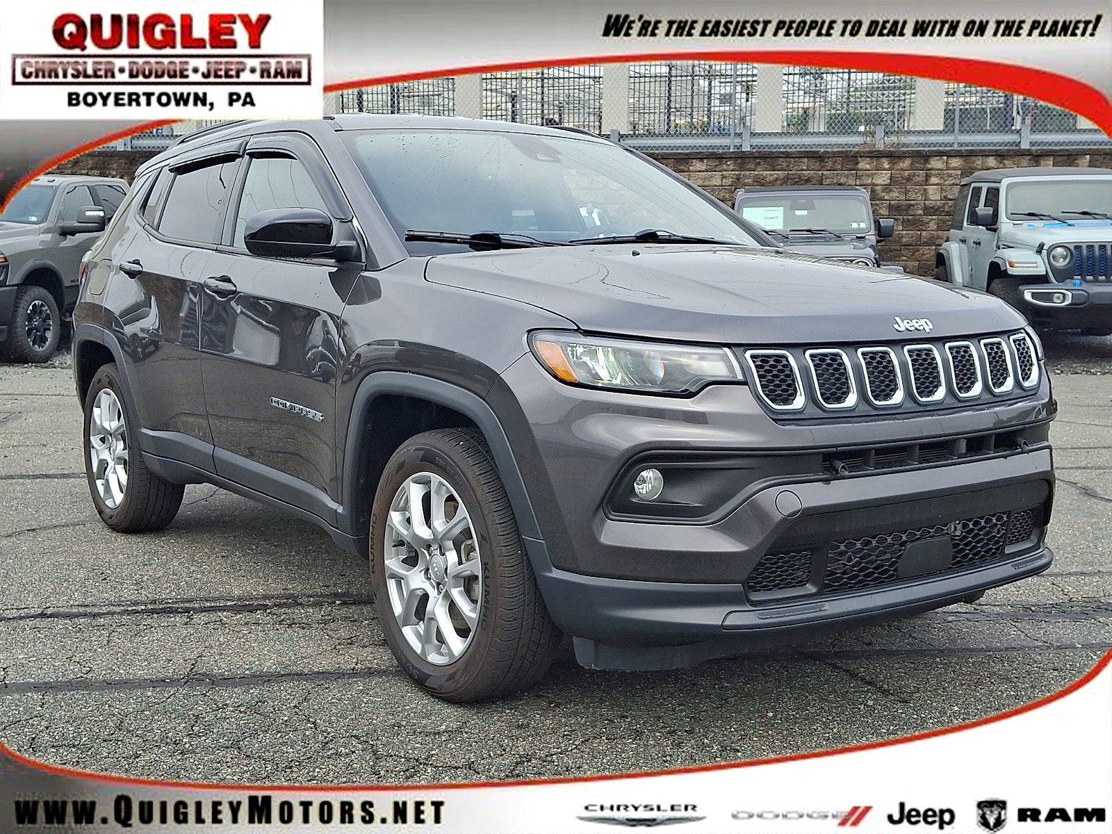 Used 2023 Jeep Compass Latitude AWD/4WD image 1