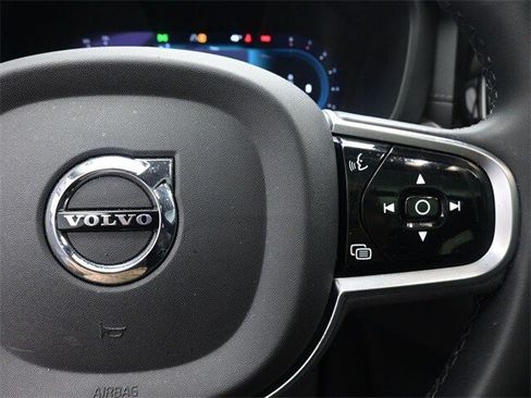 Certified 2023 Volvo XC60 B5 Ultimate FWD image 15