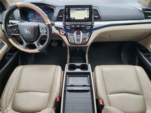 Certified 2022 Honda Odyssey Touring image 10