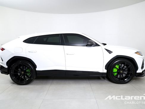Used 2022 Lamborghini Urus AWD/4WD image 9