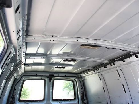 Used 2018 GMC Savana 2500 Extended RWD image 24