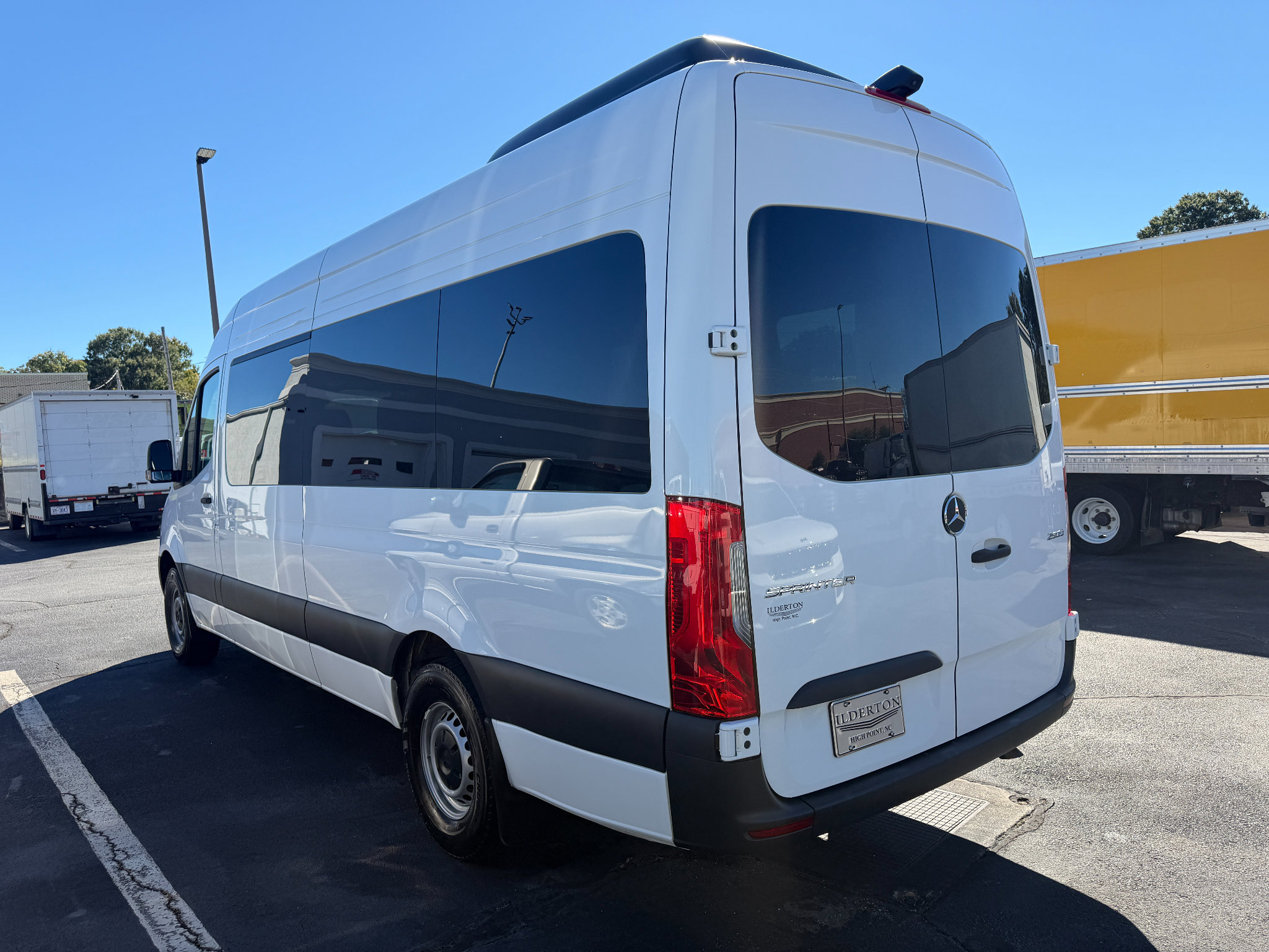 Used 2025 Mercedes-Benz Sprinter 2500 image 3
