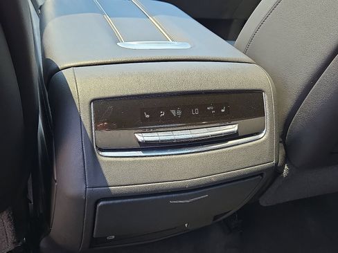 Used 2024 Cadillac Escalade Sport AWD/4WD image 15