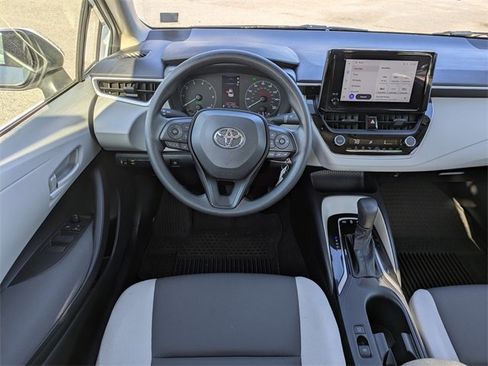 Used 2025 Toyota Corolla LE image 16