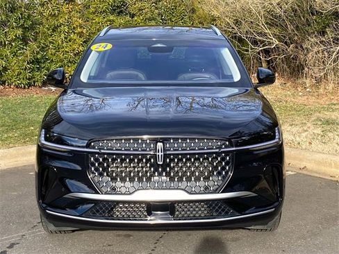 Certified 2024 Lincoln Nautilus Reserve w/ Equipment Group 202A image 2