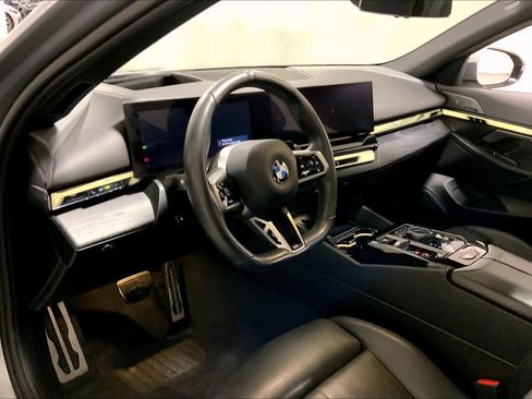 Certified 2024 BMW 540i xDrive w/ Premium Package AWD/4WD image 17