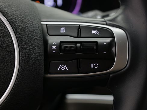 Used 2024 Kia Sportage EX FWD image 26