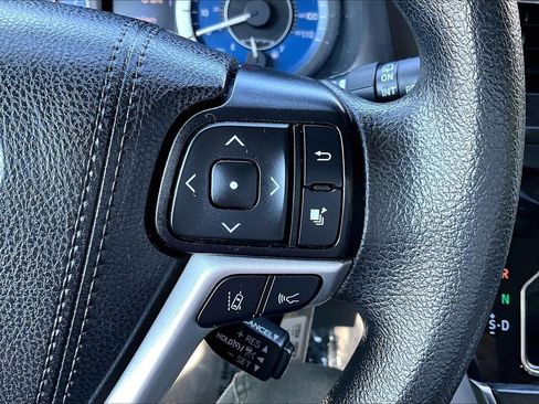 Used 2019 Toyota Sienna LE FWD image 17