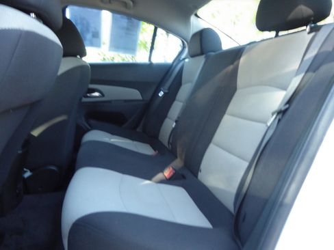 Used 2016 Chevrolet Cruze LS image 16