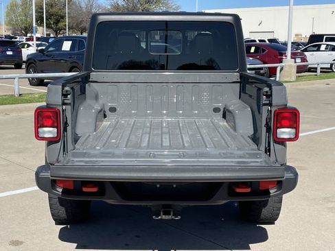 Used 2022 Jeep Gladiator Mojave w/ Cold Weather Group image 30
