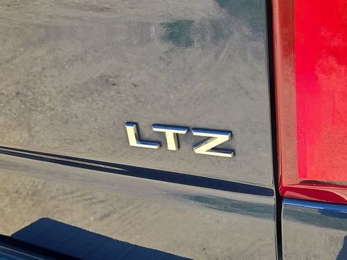 Used 2022 Chevrolet Silverado 1500 LTZ w/ LTZ Premium Package AWD/4WD image 34