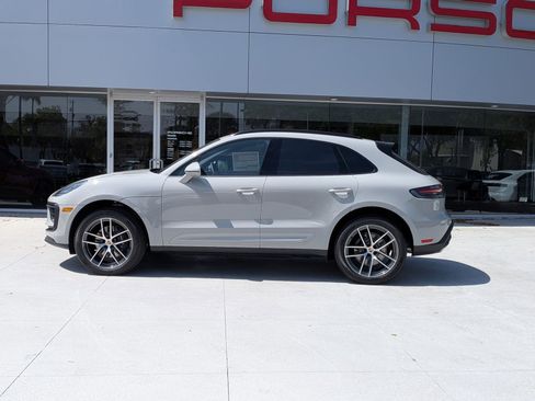 New 2026 Porsche Macan image 2