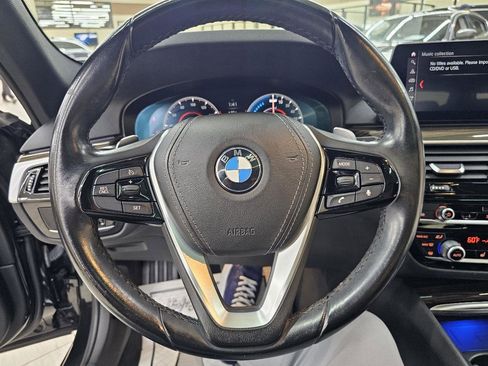 Used 2019 BMW 530e w/ Premium Package RWD image 30