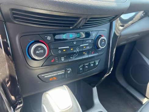Certified 2019 Ford Escape Titanium AWD/4WD image 17