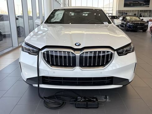 Used 2025 BMW 530i RWD image 2