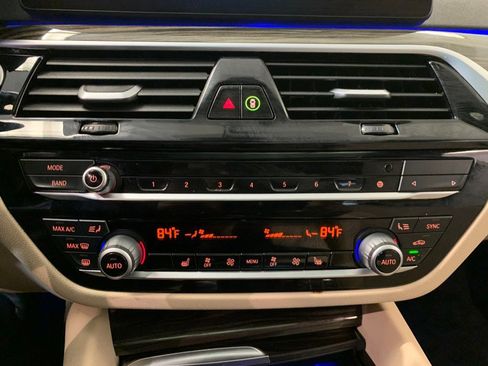 Used 2022 BMW 530i xDrive w/ Premium Package image 58