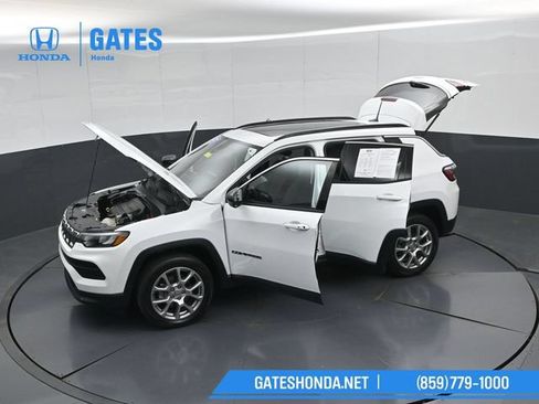 Used 2022 Jeep Compass Latitude w/ Sun and Sound Group AWD/4WD image 59