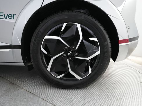 Used 2024 Hyundai Ioniq 5 Limited RWD image 9