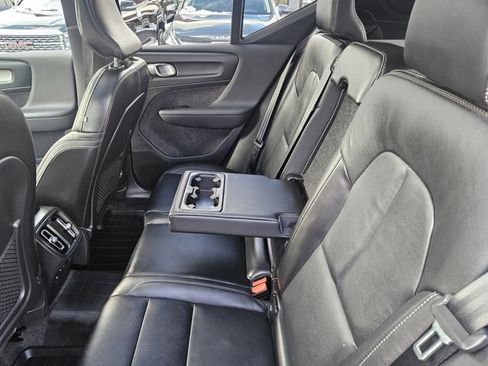 Used 2024 Volvo XC40 B5 Ultimate w/ Protection Package Premier image 19