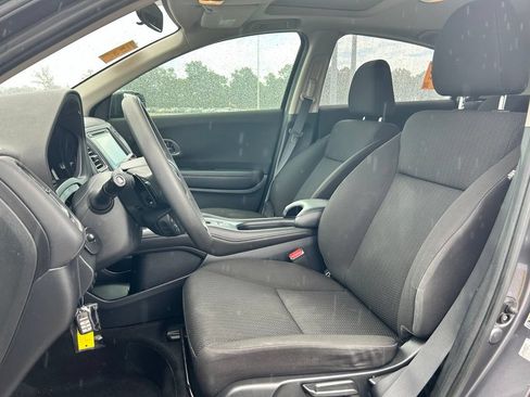 Used 2018 Honda HR-V EX image 10