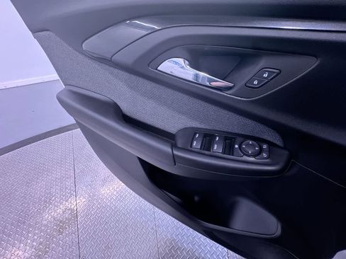 Used 2022 Chevrolet TrailBlazer LS image 31