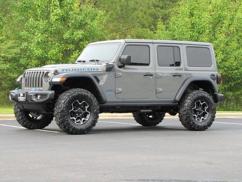 Used 2022 Jeep Wrangler Unlimited Rubicon 4xe w/ Cold Weather Group AWD/4WD image 3