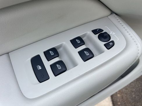 Certified 2024 Volvo XC60 B5 Core w/ Climate Package image 19