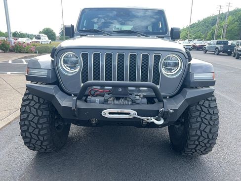 Used 2019 Jeep Wrangler Unlimited Sahara AWD/4WD image 5