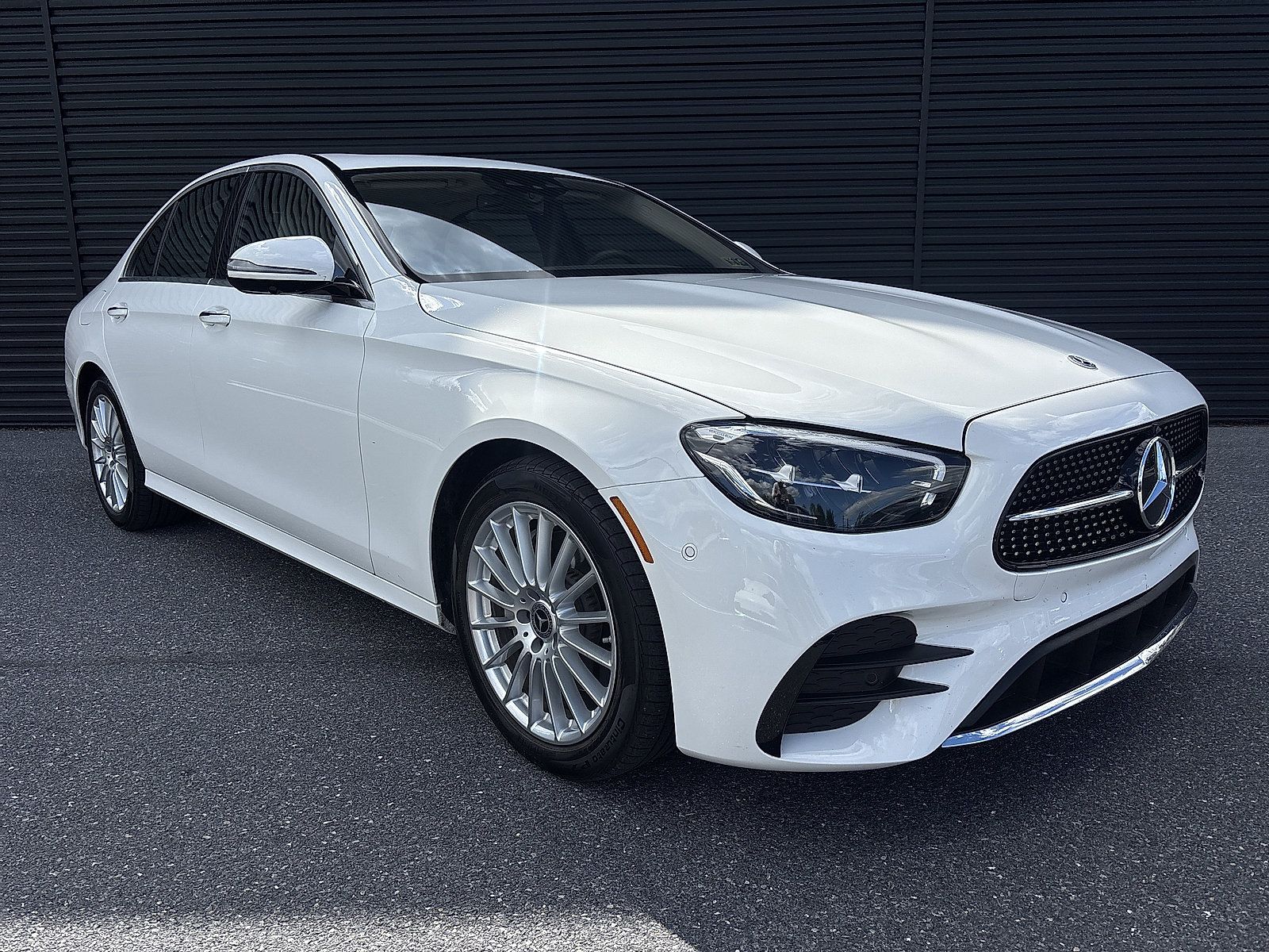 Used 2023 Mercedes-Benz E 350 4MATIC Sedan image 8