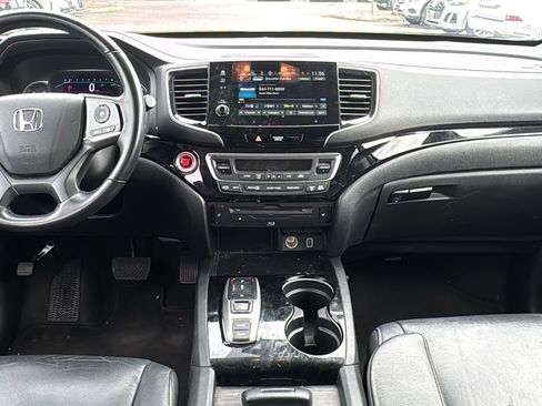 Used 2020 Honda Pilot Touring image 17