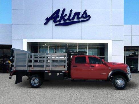 Used 2022 RAM 5500 Tradesman w/ Chrome Appearance Group RWD image 1