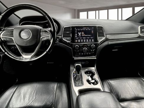 Used 2022 Jeep Grand Cherokee Limited image 16