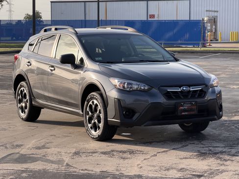 Used 2023 Subaru Crosstrek 2.0i AWD/4WD image 3