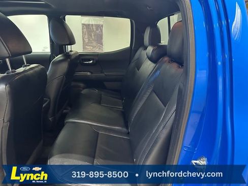 Used 2021 Toyota Tacoma TRD Off-Road w/ TRD Premium Off Road Package image 18