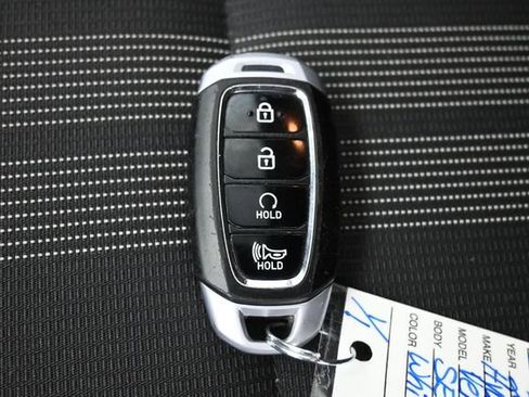 Used 2024 Hyundai Venue SEL FWD image 24