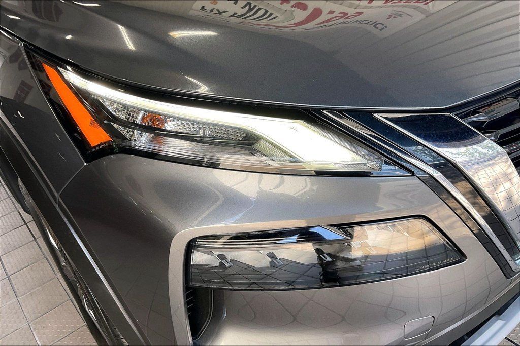 Used 2023 Nissan Rogue S AWD/4WD image 25