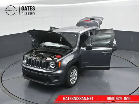 Used 2023 Jeep Renegade Latitude AWD/4WD image 51